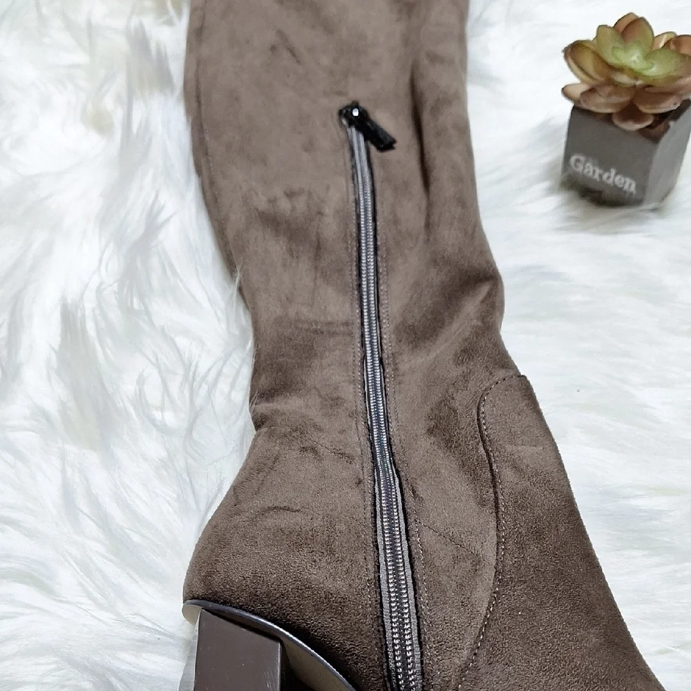 NWT Elegant Brown Michael KORS Brown Over-the-Knee Boots